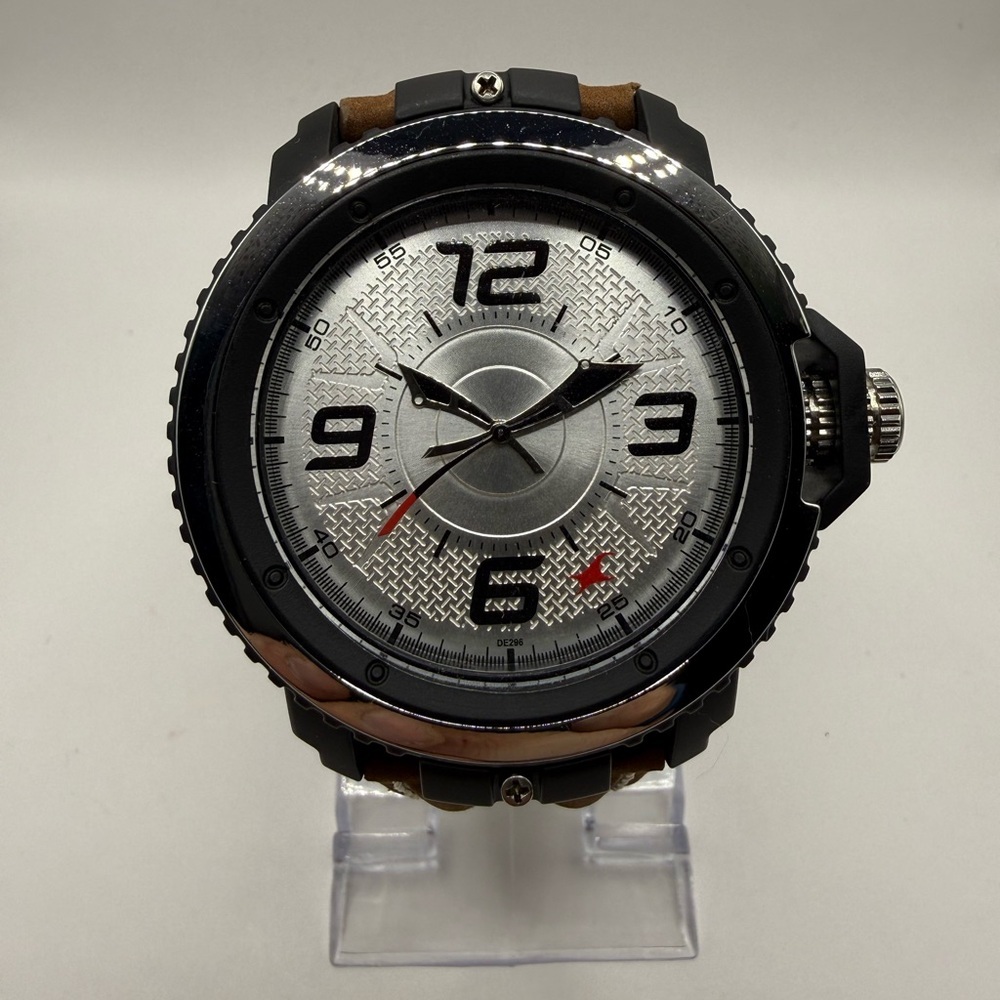 Fastrack Men's Analog Silver Dial Leather Strap Watch (New Battery) Case 51mm